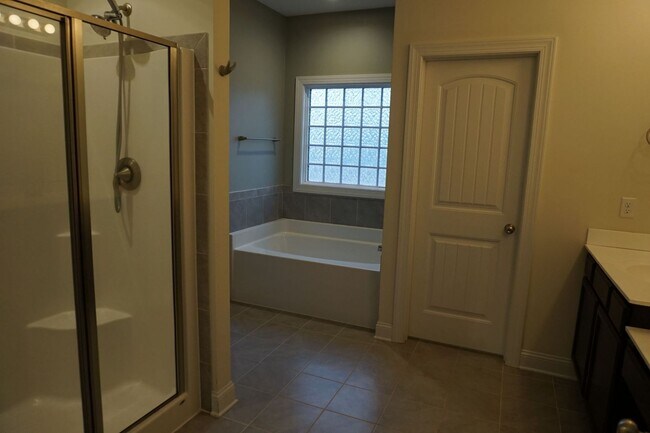Building Photo - 3 Bedroom 2 Full Bathroom w/ Bonus Room located in The Preserves at Tidewater, Sneads Ferry!