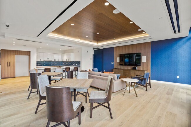 Building Photo - Sky Ala Moana West #2204 — 1BR/1BA/1PK — $...