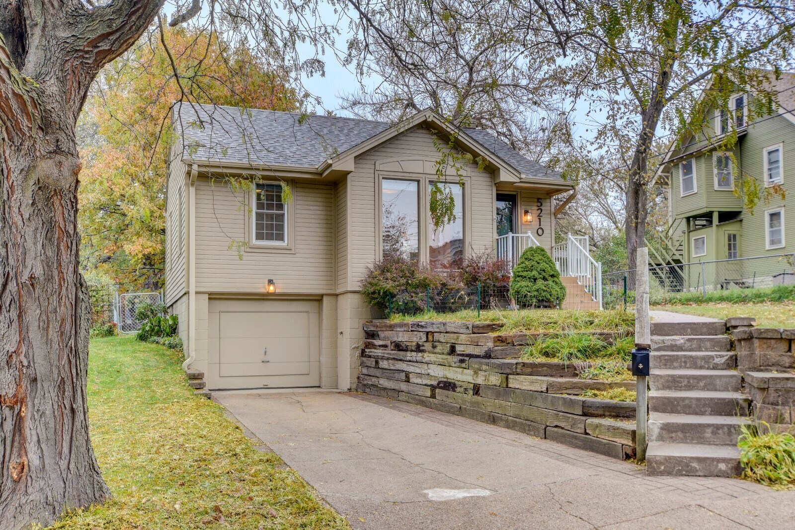 NEW roof. Vinyl windows. - 5210 Rees St