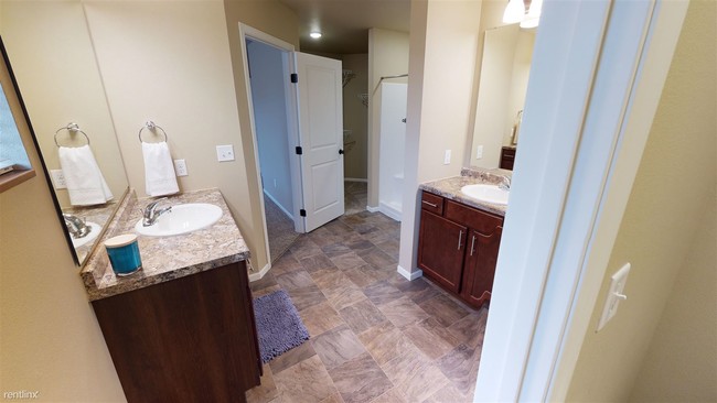 Building Photo - 4 br, 4 bath Townhome - Cascades Townhomes