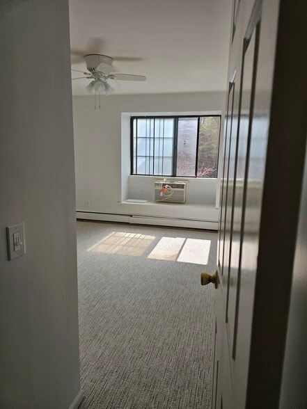 Building Photo - 50 Aiken St