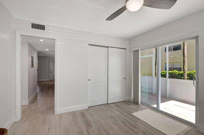 Building Photo - 493 Flanders K