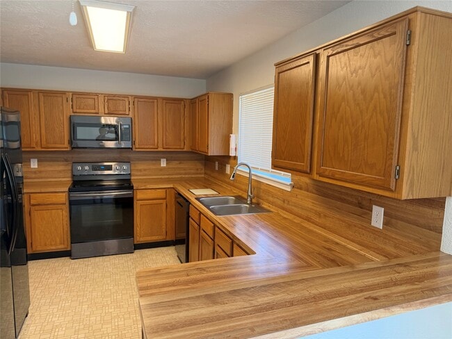 Building Photo - 7331 Burkridge Dr