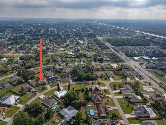 Building Photo - 214 SW Milburn Cir