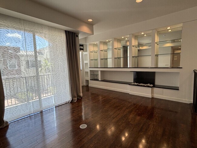 Building Photo - 10440 SW Stephanie Way