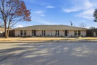 Building Photo - 7076 Briarmeadow Dr