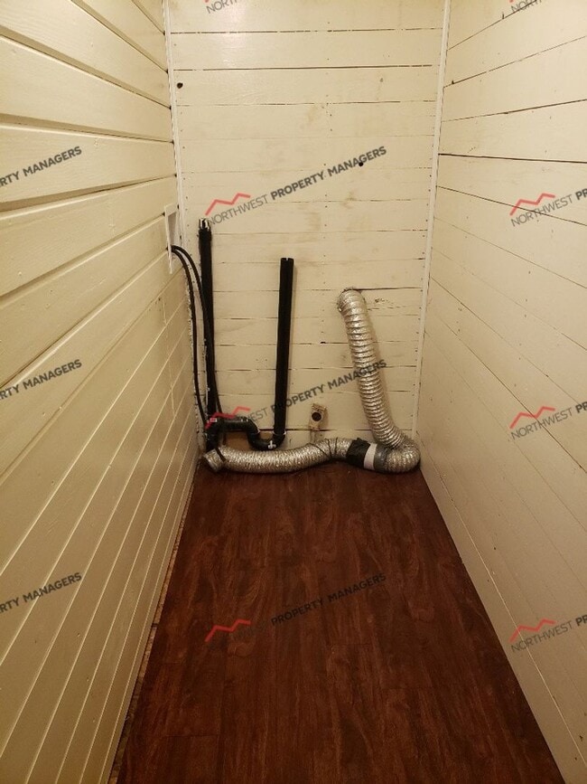 Building Photo - STATUS:AVAILABLE R258A | $1095