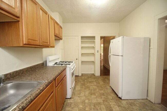 Building Photo - 3206 Guilford Ave