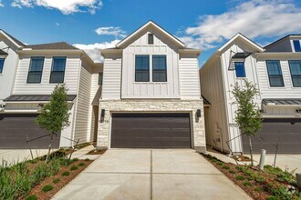 Building Photo - 13608 Giovannis Gdn