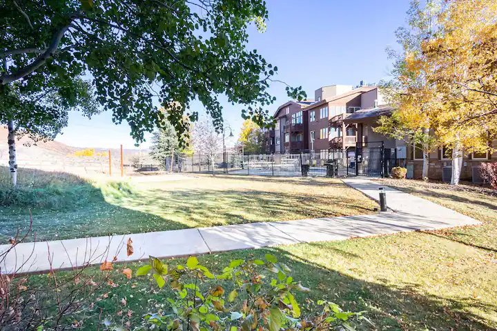 Building Photo - 6677 N 2200 W