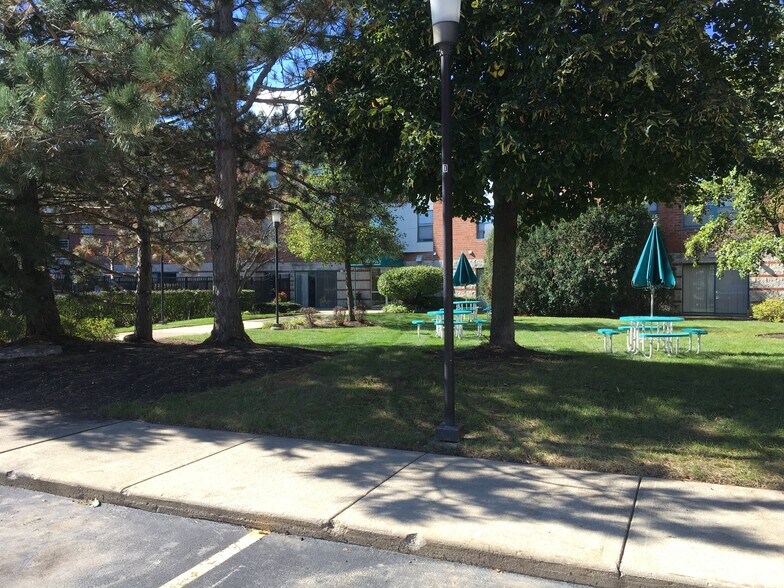 Building Photo - 3255 KIRCHOFF Rd