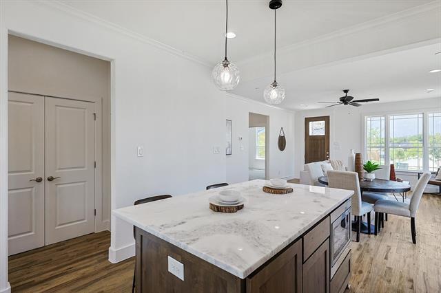 Building Photo - 518 Woodside Trl