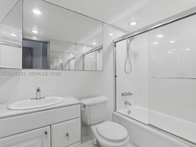 Building Photo - 1228 West Dr