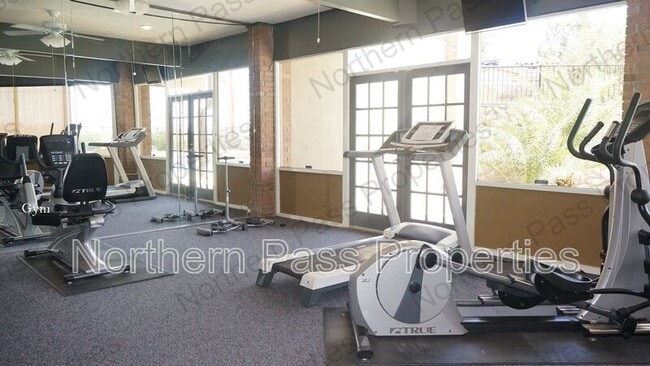 Building Photo - 4433 N Stanton St