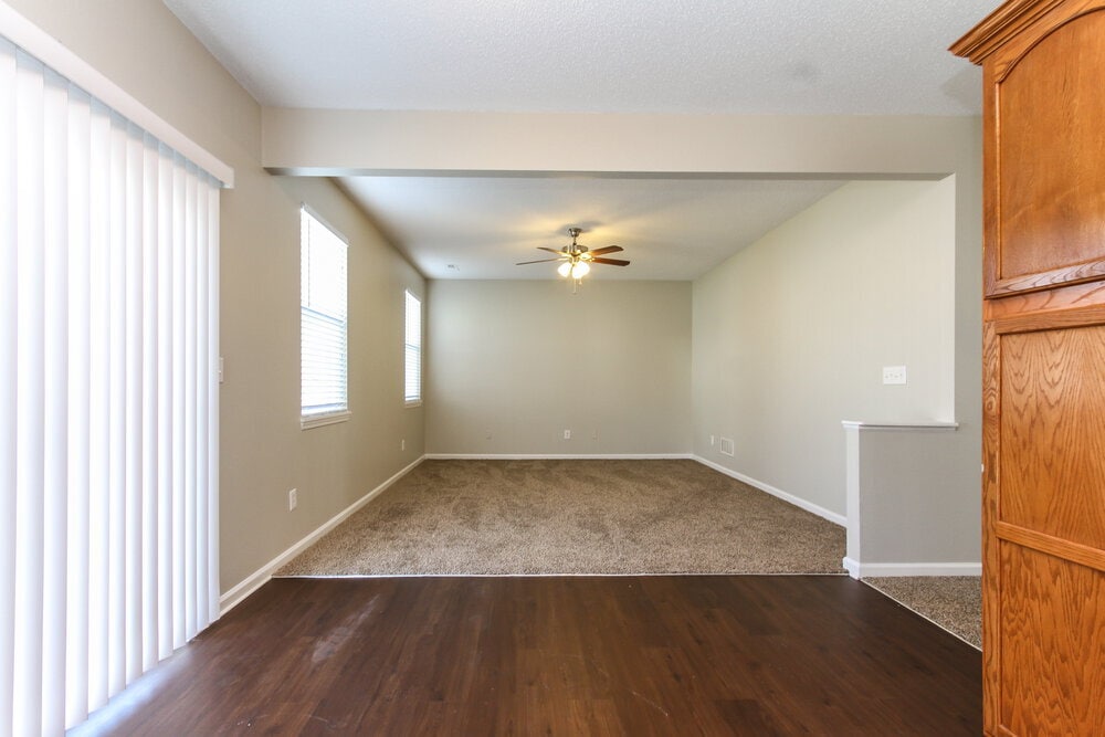 Building Photo - 672 Cloverfield Ln