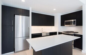 Building Photo - 2 bedroom in NEW YORK NY 10036
