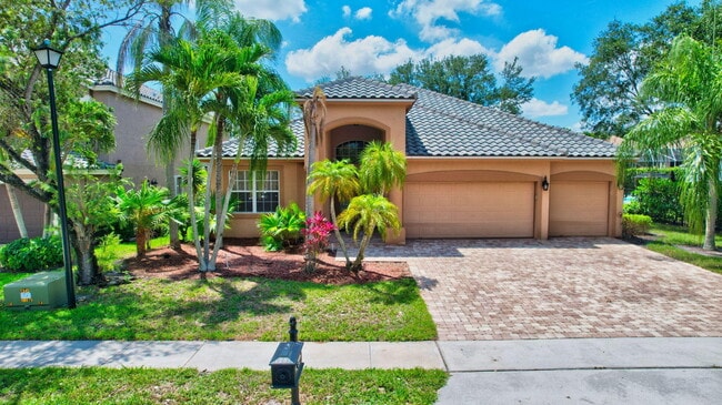 Building Photo - 12372 Cascades Pointe Dr