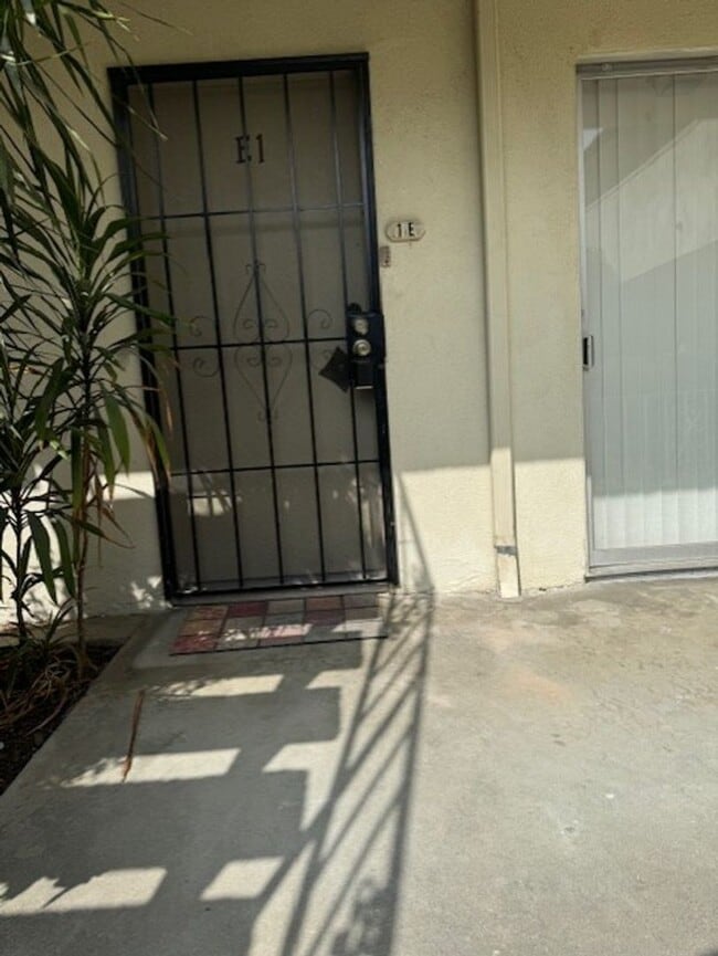 Building Photo - 6333 Bright Ave