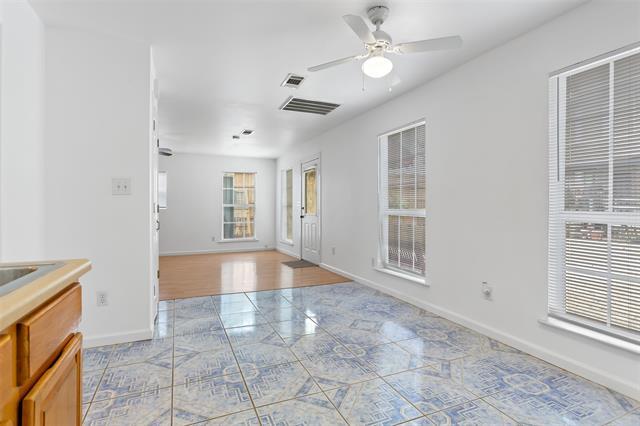 Building Photo - 5422 Miller Ave