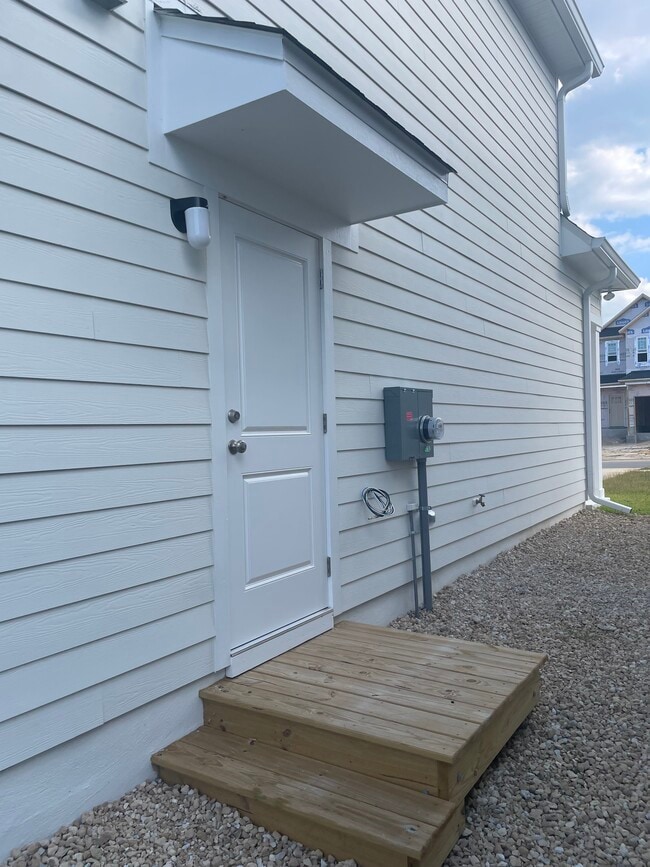 Building Photo - 3645 Meadow Hill Rd