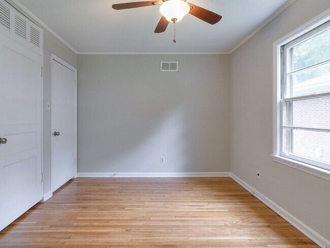 Building Photo - Beautiful renovation! 3bd 2 bath home in S...