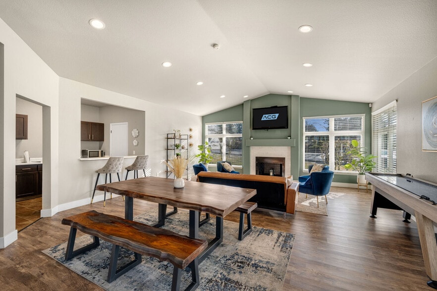 Building Photo - Briarstone