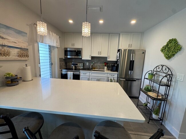 Building Photo - 5505 N Ocean Blvd