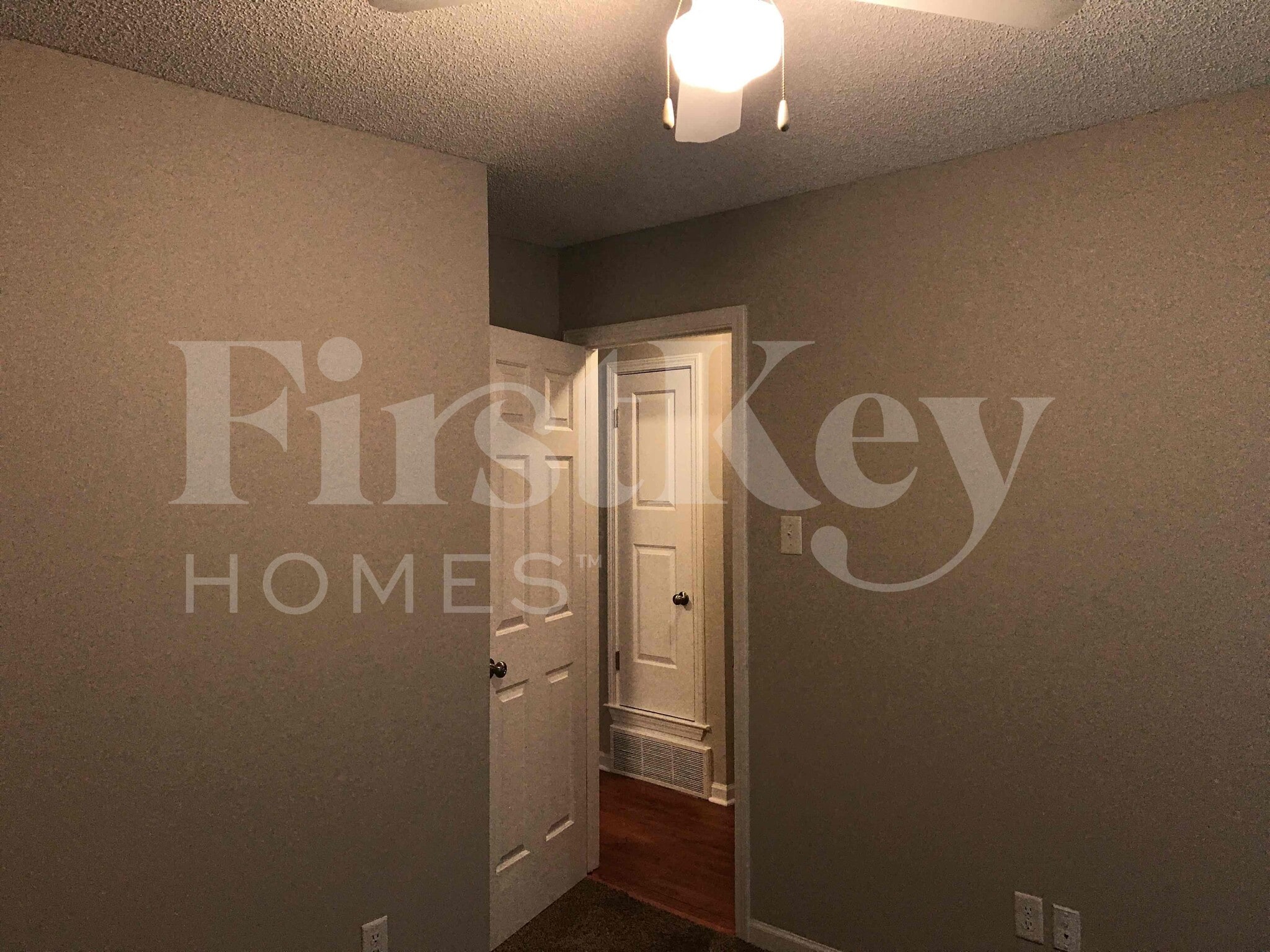Building Photo - 6418 S Fawn Hollow Cir