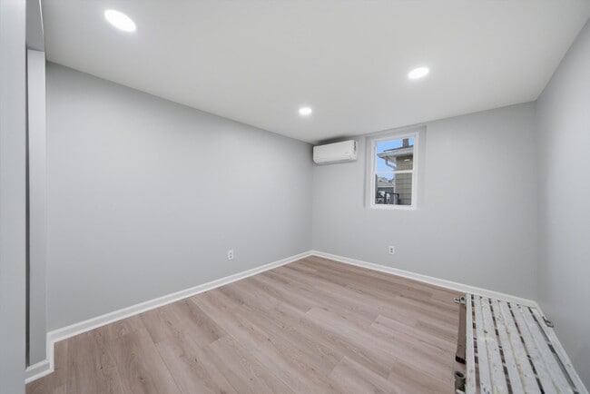 Building Photo - 1624 S 59th Ct