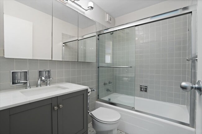 Building Photo - 3550 N Lake Shore Dr