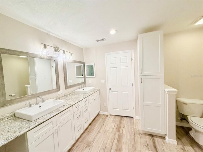 Building Photo - 30750 Temple Stand Ave