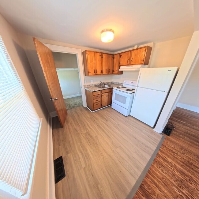 Building Photo - 595 Rock Beach Rd | Apt 1 | 2 BD/1 BA | Ir...