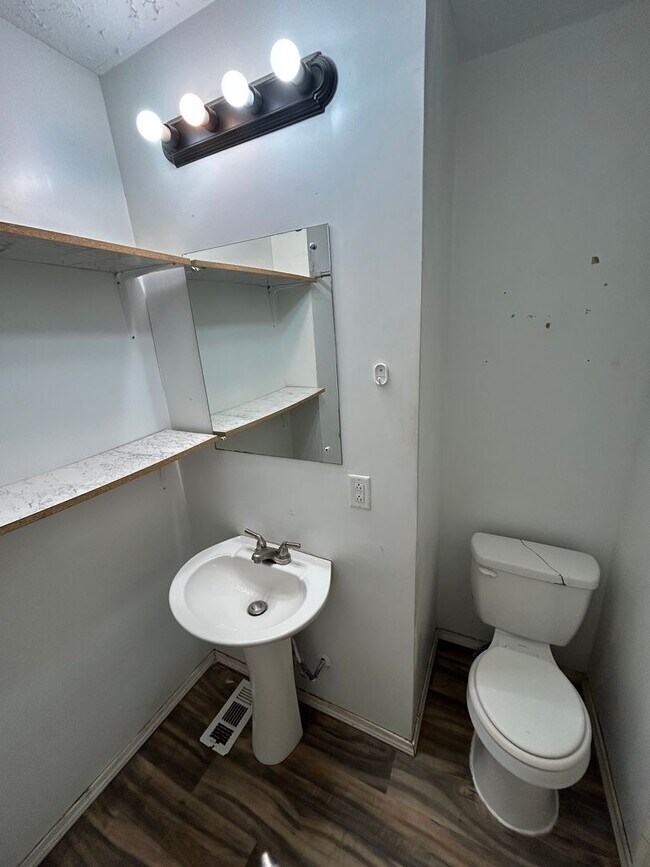 Building Photo - ** Move in Special ** 2-Bedroom, 1-Bathroom Home with Basement – $1,075/Month