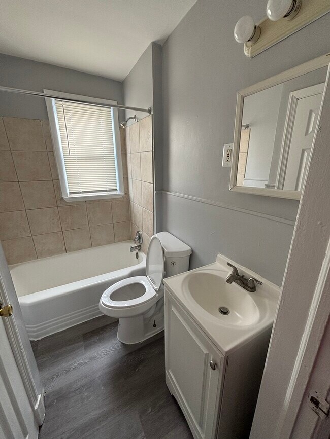 Building Photo - 2 Bedroom plus basement