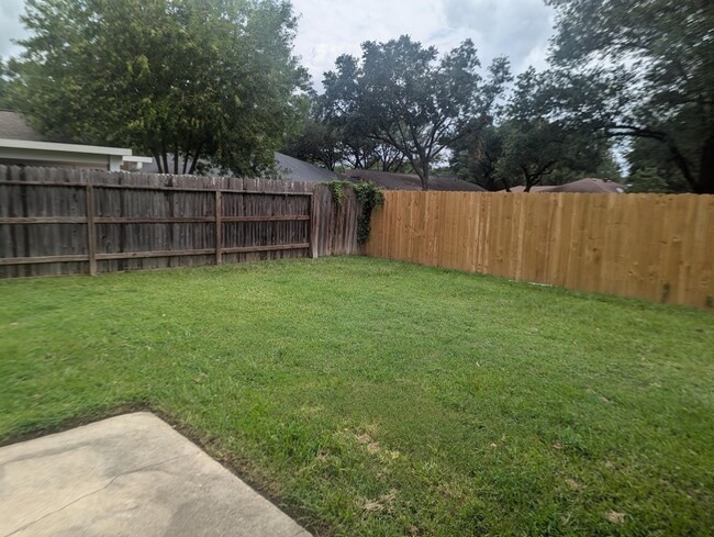 Building Photo - 4822 Roserock Ln