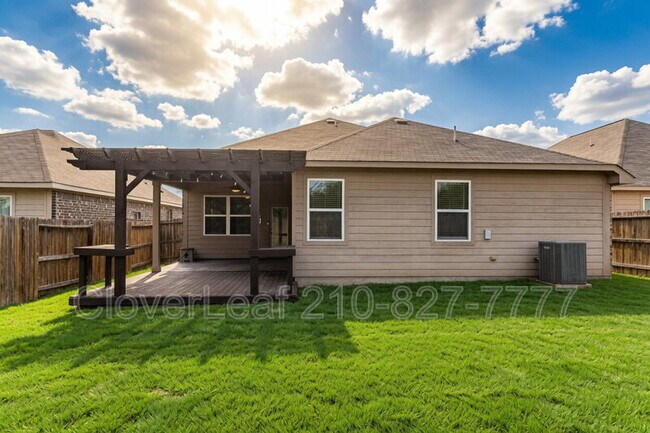 Building Photo - 8003 Oxbow Way