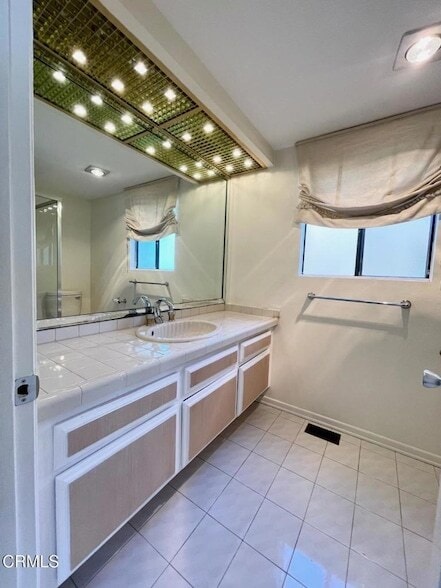 Building Photo - 127 Seaspray Way