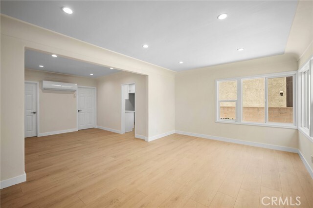Building Photo - 1007 W Angeleno Ave