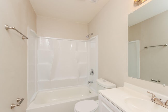 Building Photo - 1095 Heath Ave NW