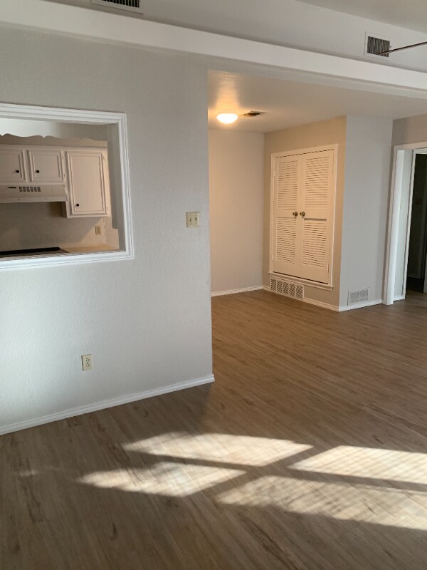 Building Photo - 2013 S Loop 289