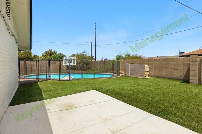 Building Photo - Charming Ranch-Style Home on a Corner Lot ...