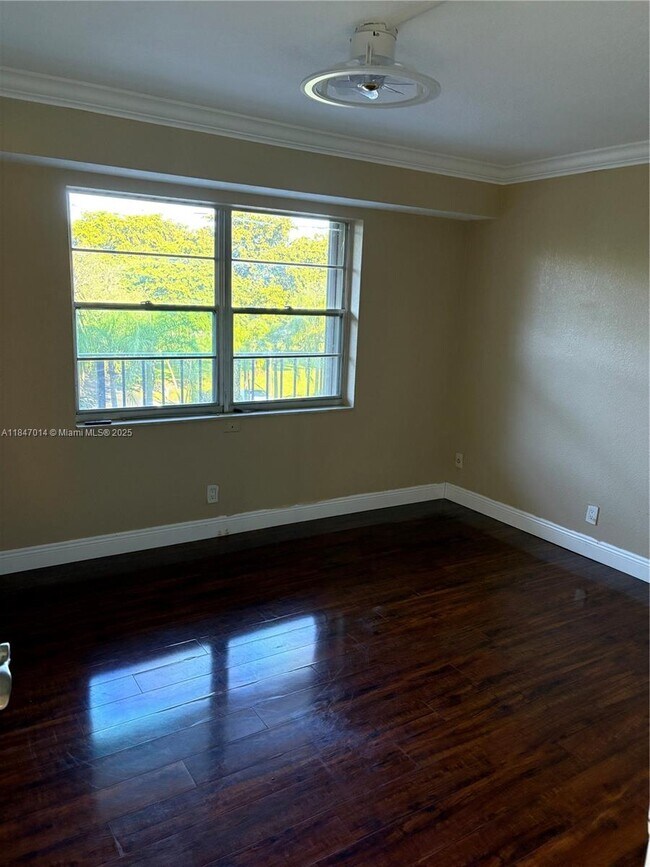 Building Photo - 3100 W Rolling Hills Cir