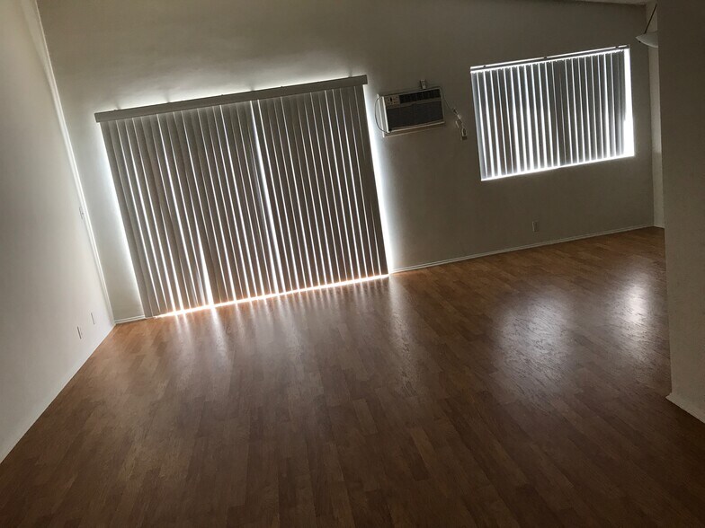 4 - 1749 Butler Ave