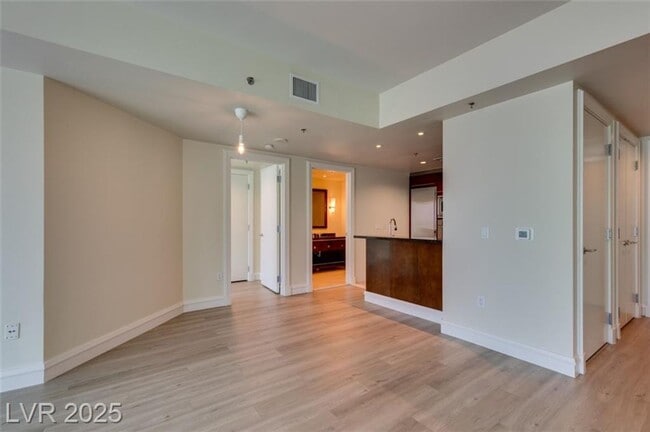 Building Photo - Luxury High-Rise Living at SKY | 29th Floo...