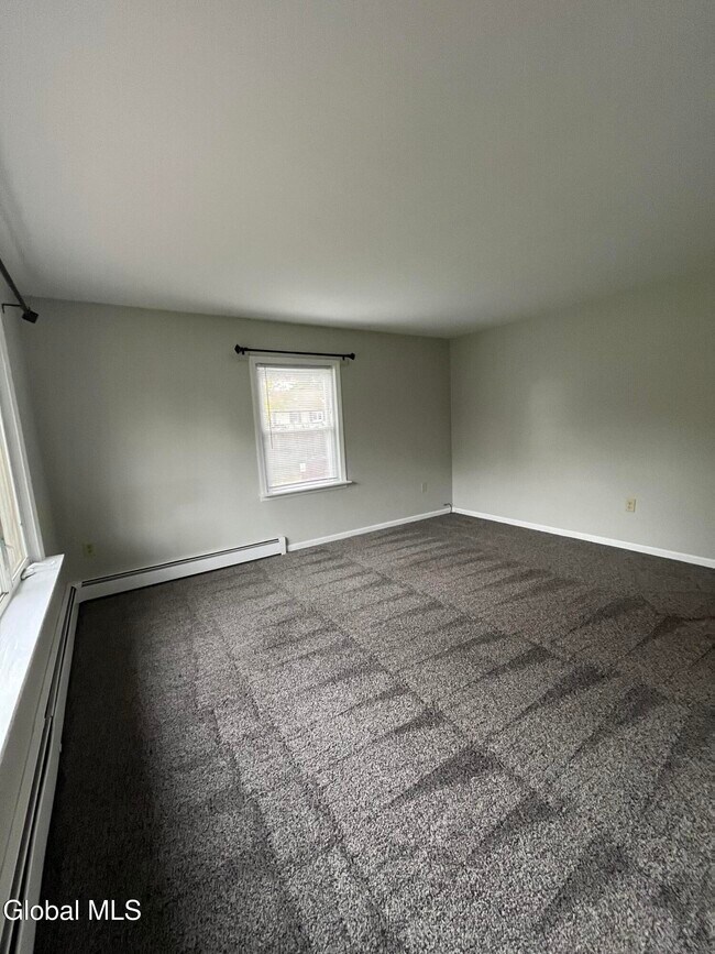 Building Photo - 36 Glenville St