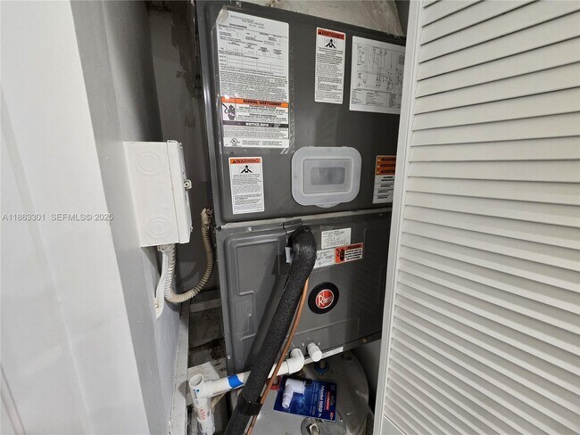 Building Photo - 8886 SW 3rd St