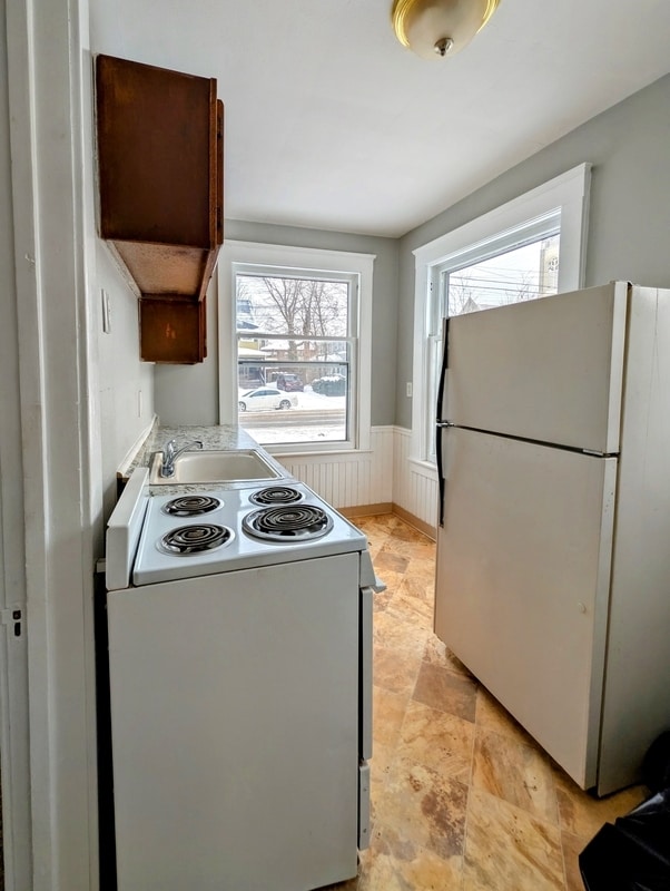 Building Photo - 924 N Capitol Ave