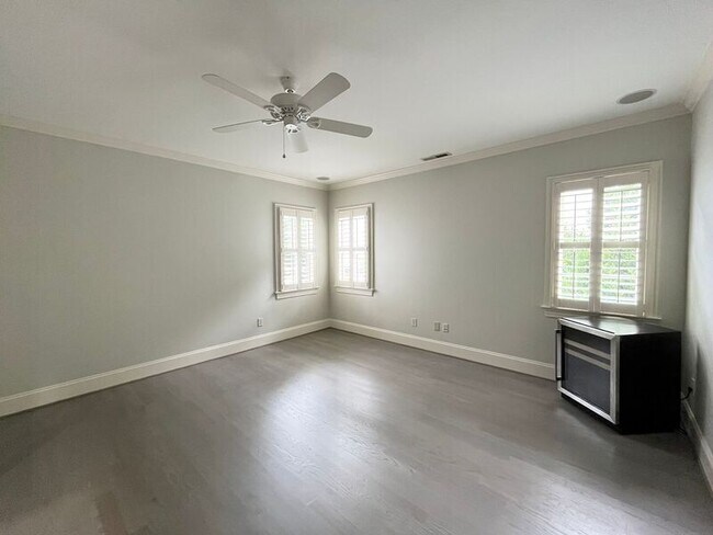 Building Photo - 535 Guilford Cir