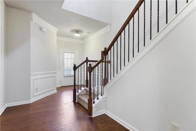 Building Photo - 5090 Breezewood Cir