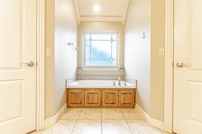 Building Photo - 1141 Torbay Trce